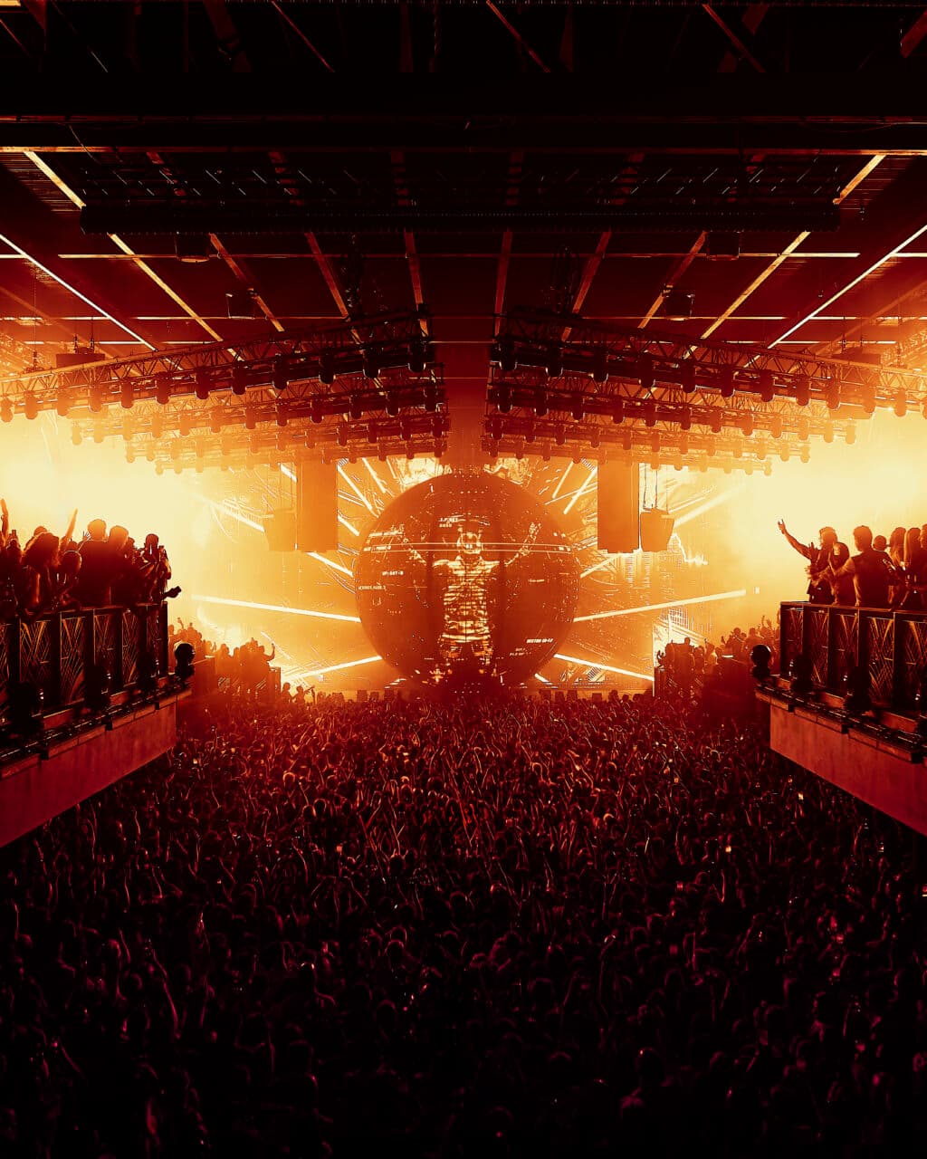Zwischen Licht und Wahnsinn: Eric Prydz entfesselt Holosphere 2.0 im [UNVRS]